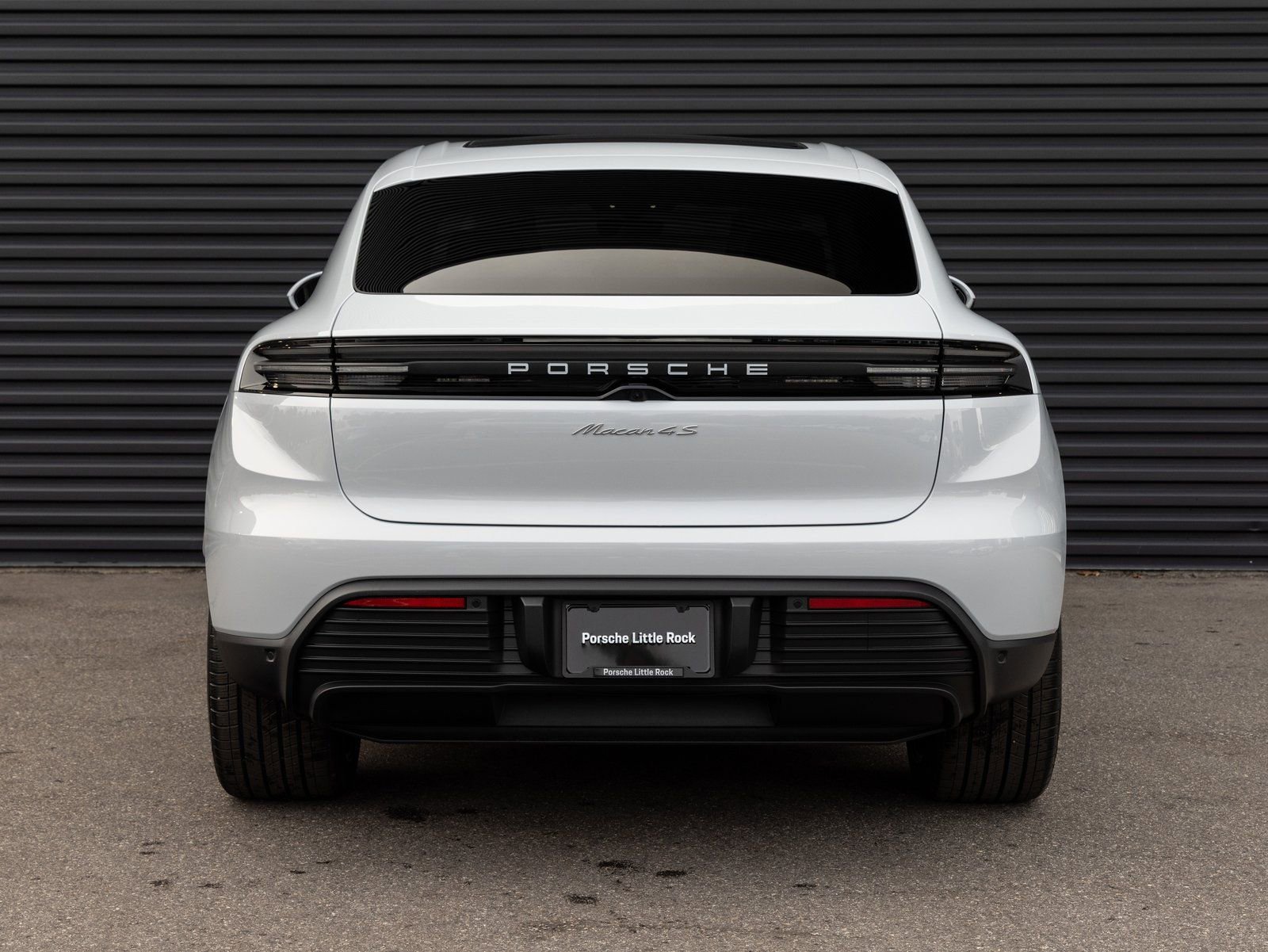 New 2025 Porsche Macan 4S Electric image 6