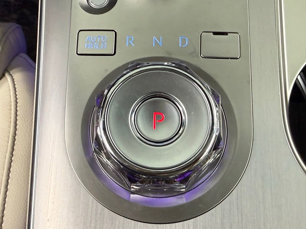 Used 2026 Genesis GV70 2.5T Select image 25