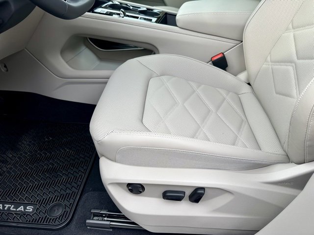 New 2026 Volkswagen Atlas SE image 14