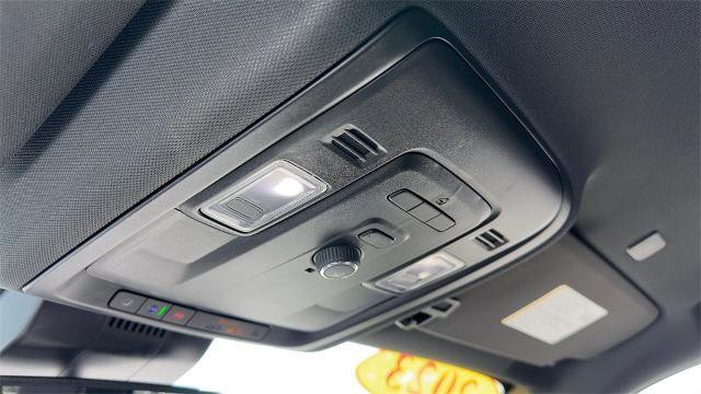 Used 2023 GMC Yukon SLT image 74