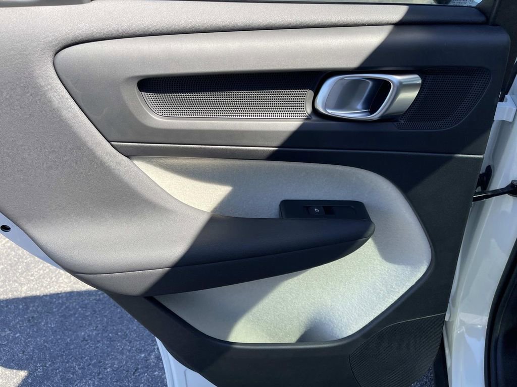 New 2026 Volvo XC40 B5 Plus w/ Protection Package Premier image 19