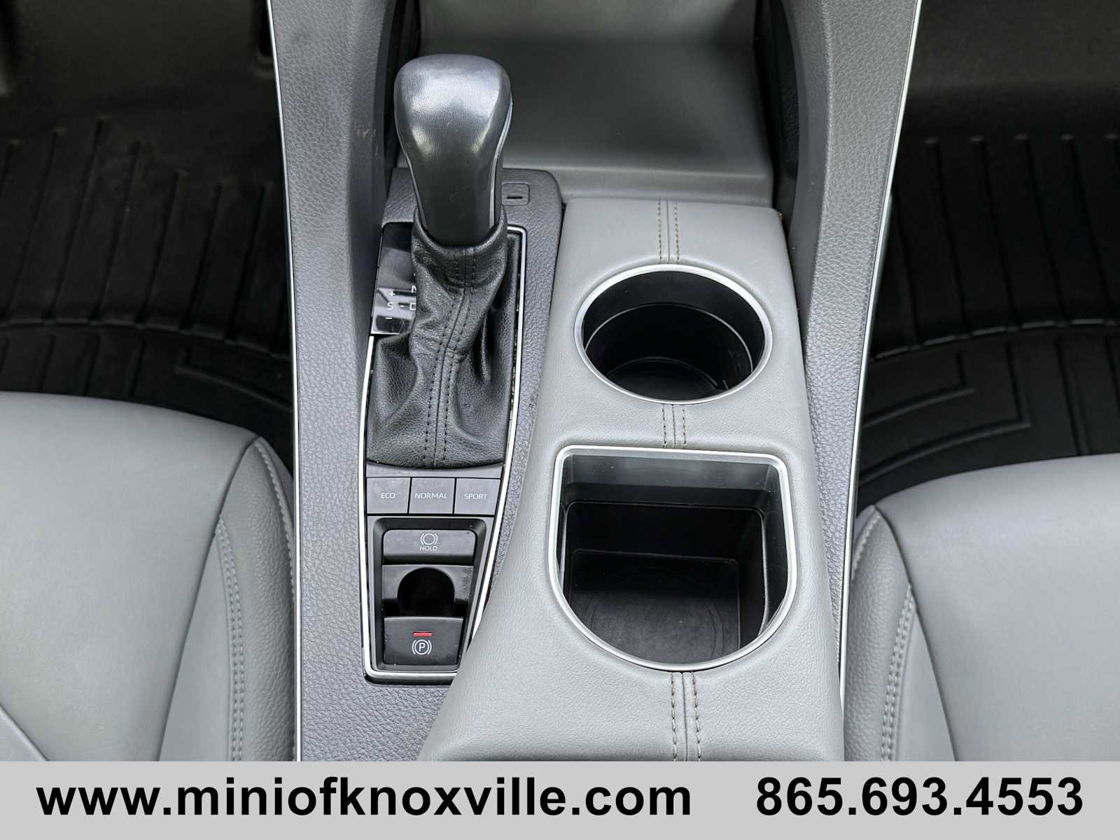 Used 2022 Toyota Avalon XLE image 16