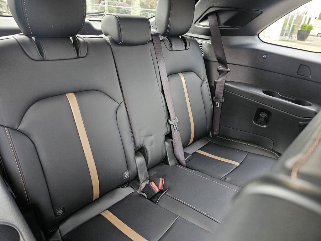 Used 2024 MAZDA CX-90 3.3 Turbo w/ Premium Plus Pkg image 17