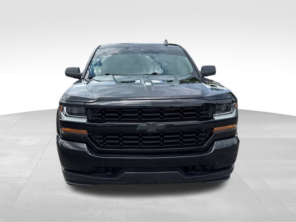 Used 2018 Chevrolet Silverado 1500 Custom w/ Custom Value Package AWD/4WD image 9