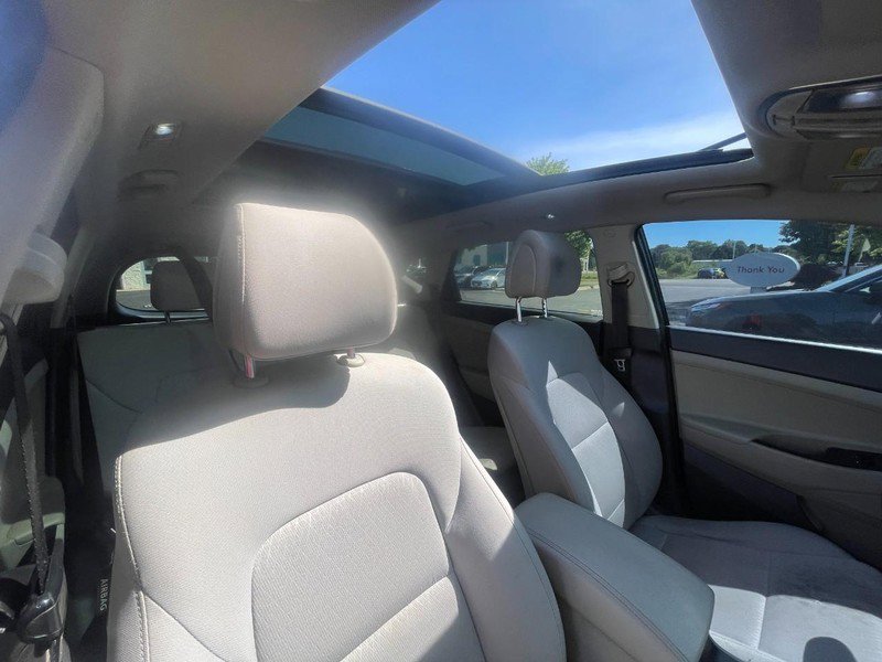 Used 2017 Hyundai Tucson Value AWD/4WD image 4