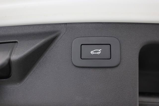 Used 2023 Land Rover Discovery Sport SE image 42