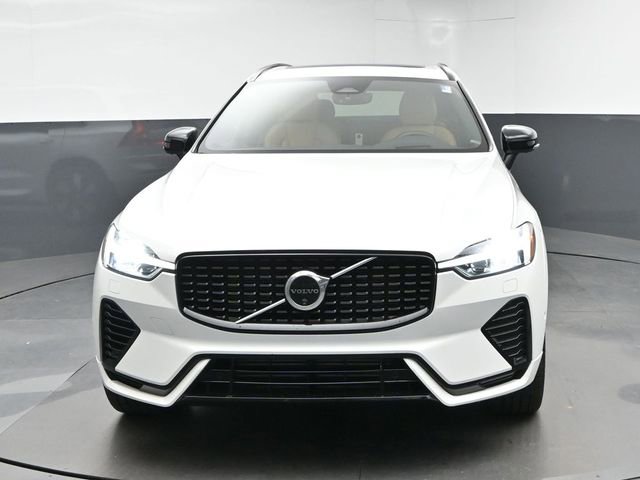 Used 2024 Volvo XC60 T8 Ultimate w/ Protection Package Premier AWD/4WD image 3