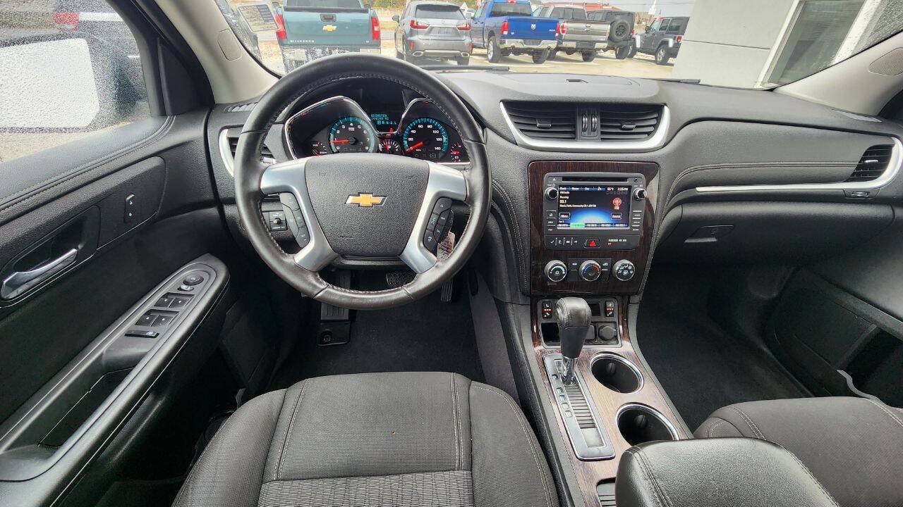 Used 2016 Chevrolet Traverse LT w/ Style and Technology Package FWD image 9