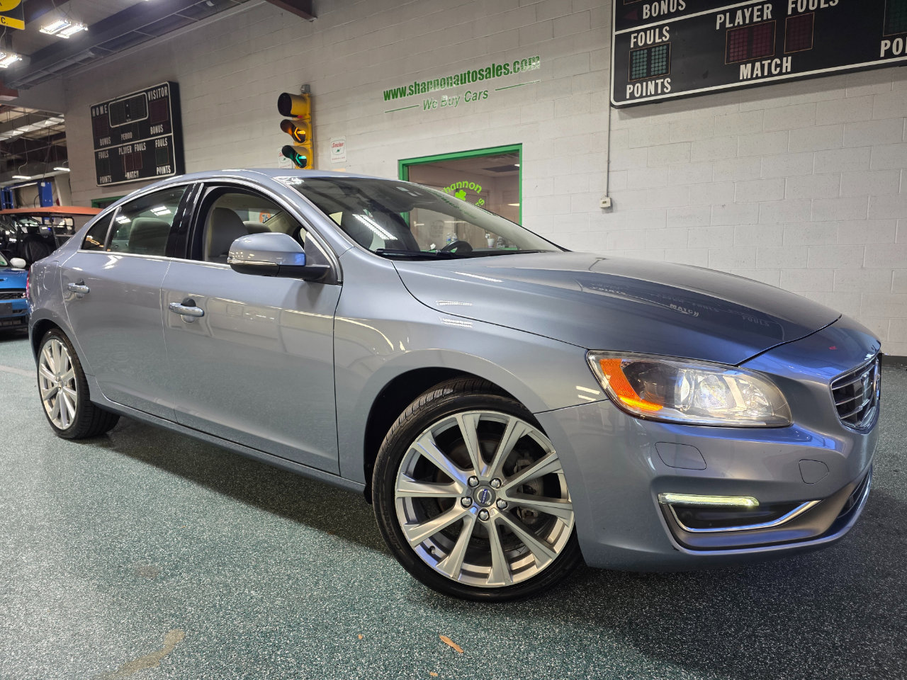 Used 2018 Volvo S60 T5 Inscription Platinum image 14