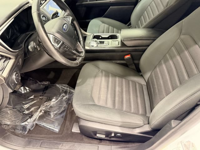 Used 2019 Ford Fusion SE FWD image 25