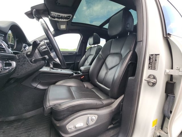 Used 2021 Porsche Macan AWD/4WD image 14