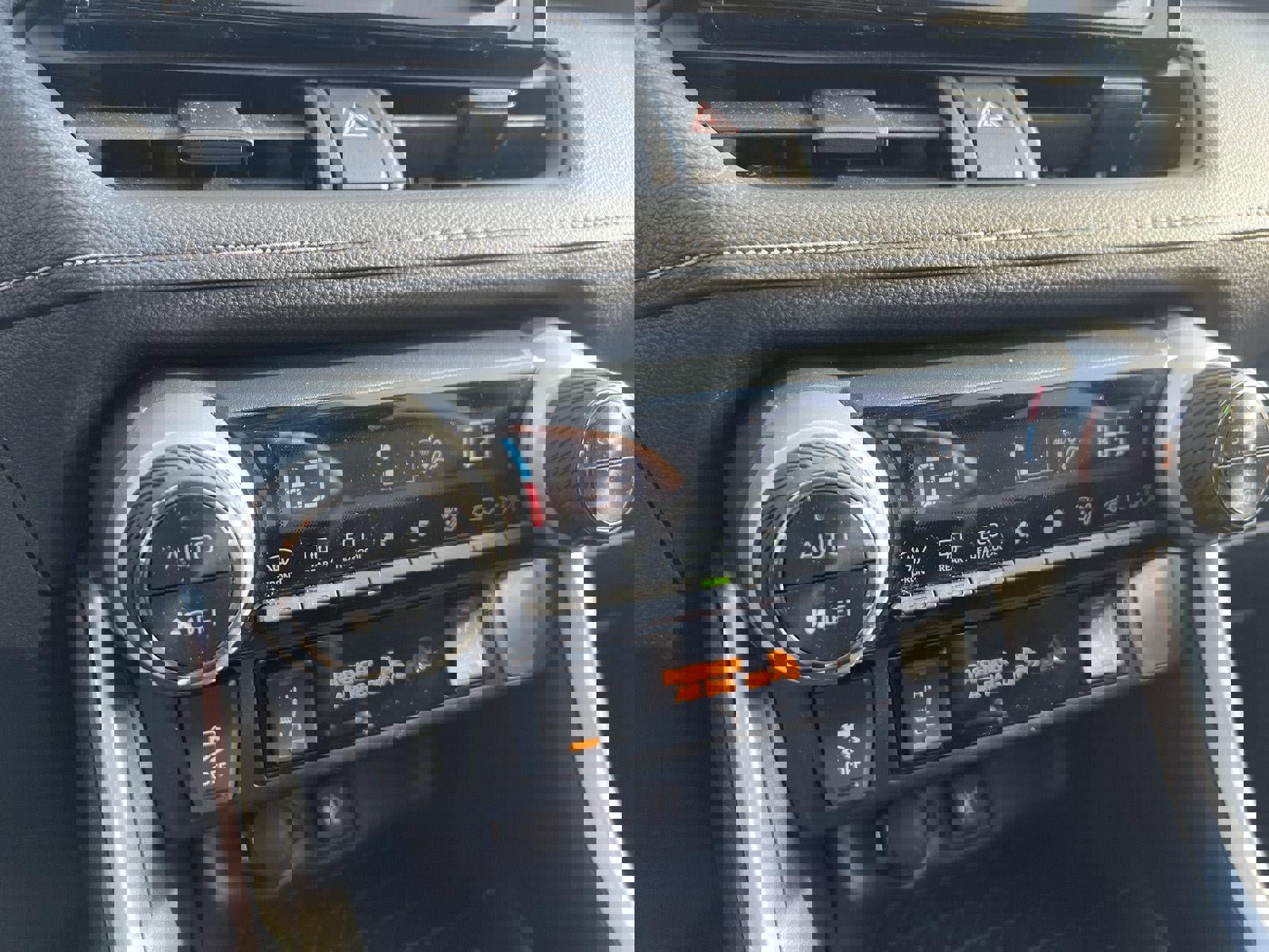 Used 2019 Toyota RAV4 XLE w/ Convenience Package image 24