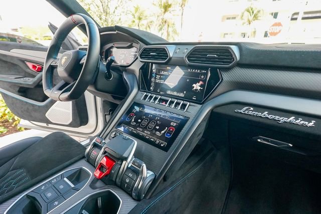 Used 2023 Lamborghini Urus Performante image 90