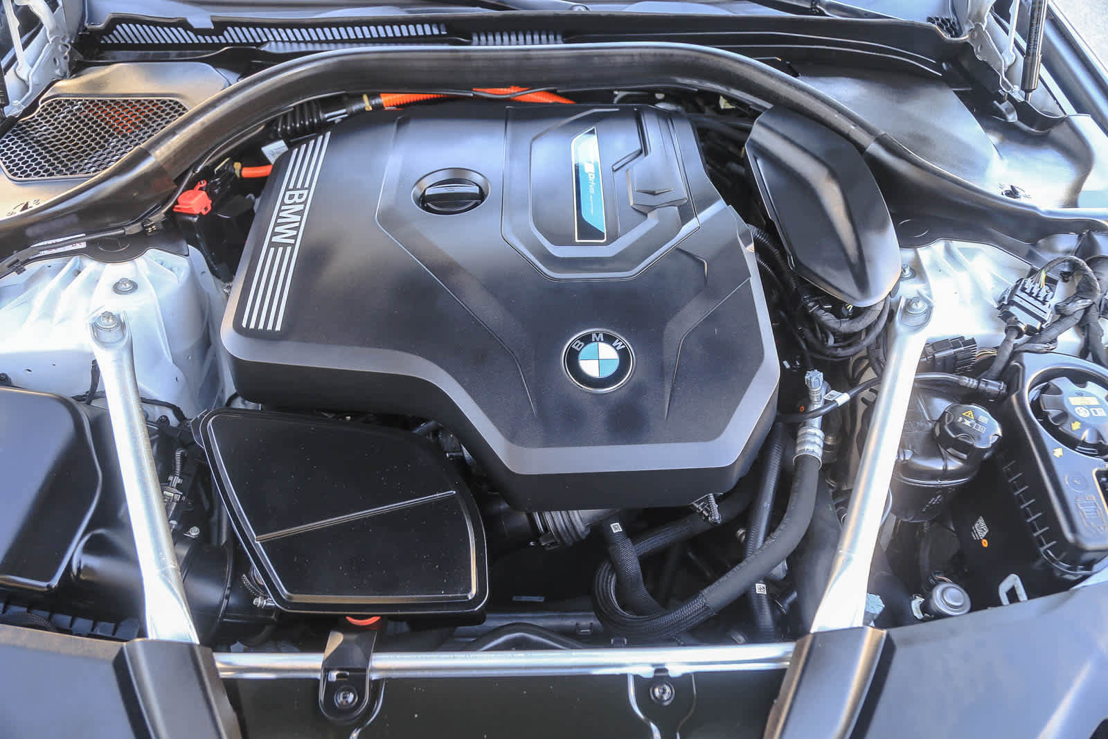 Certified 2023 BMW 530e w/ Convenience Package image 24