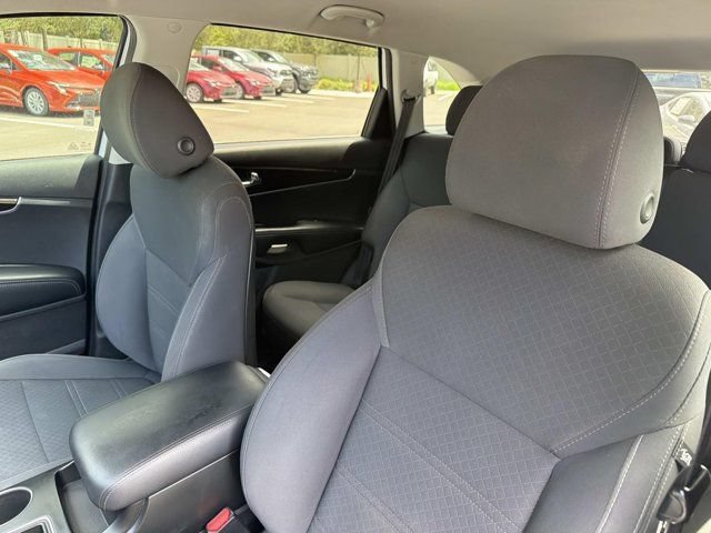 Used 2020 Kia Sorento LX FWD image 10