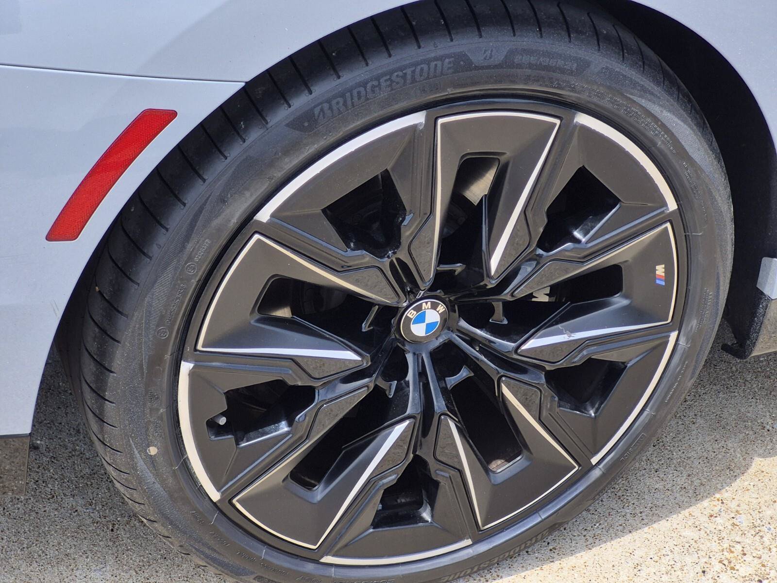Certified 2025 BMW 740i w/ Premium Package RWD image 7