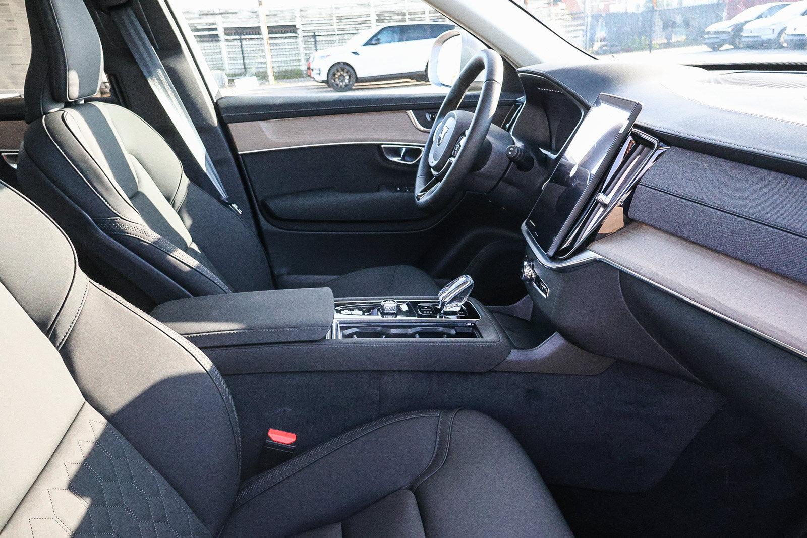 Used 2026 Volvo XC90 B5 Core w/ Protection Package Premier AWD/4WD image 17