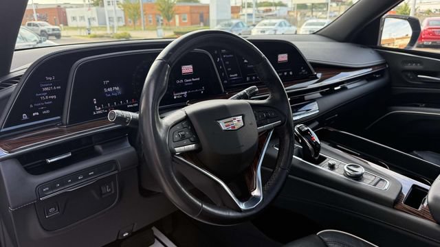 Used 2022 Cadillac Escalade Premium Luxury AWD/4WD image 50