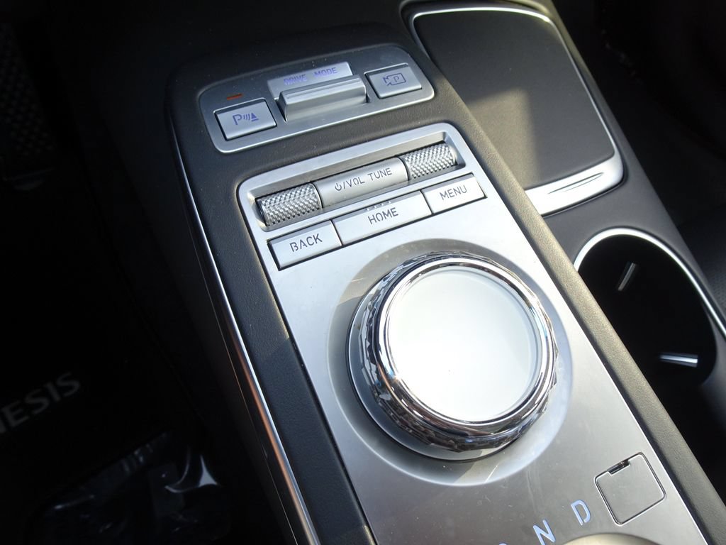 Used 2024 Genesis GV70 2.5T w/ Select Package AWD/4WD image 19