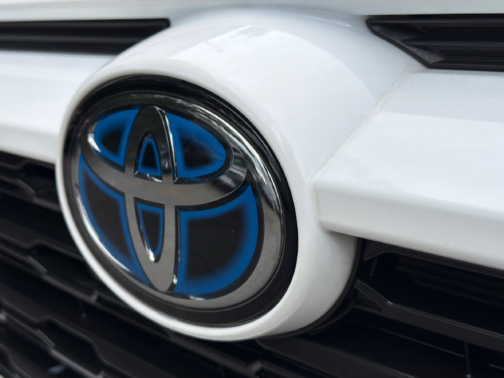 Used 2021 Toyota RAV4 XLE w/ Convenience Package AWD/4WD image 14