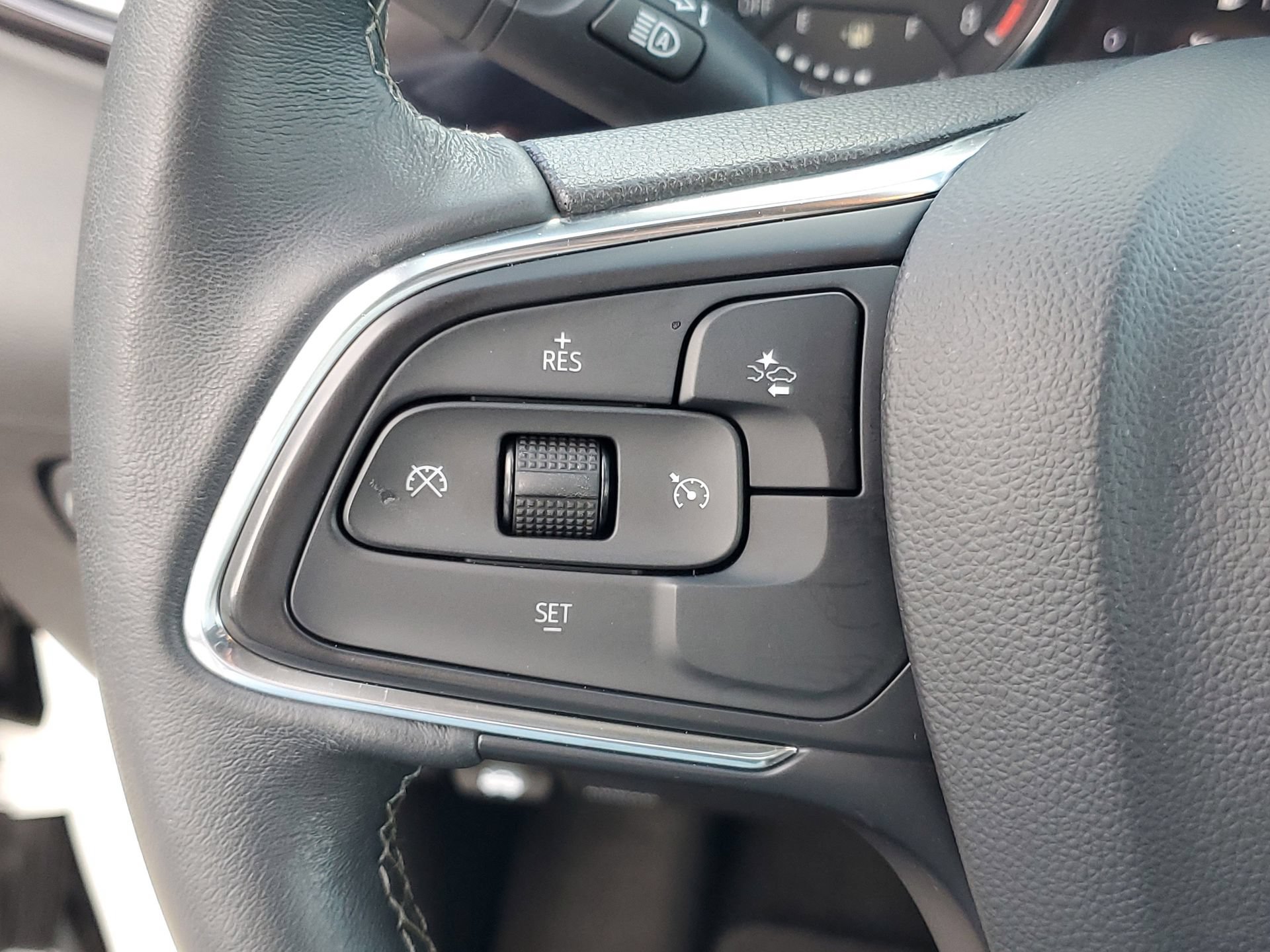 Used 2023 Buick Encore GX Preferred w/ Cold Weather Comfort Package FWD image 22
