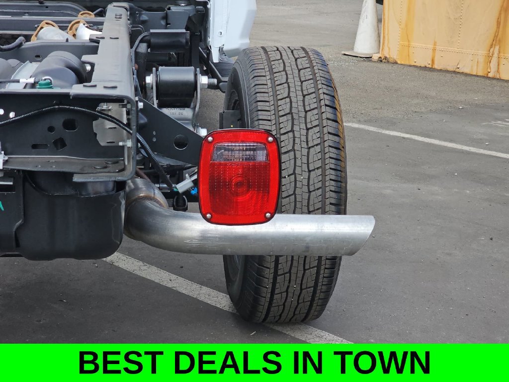 New 2026 Ford F350 XL w/ XL Chrome Package AWD/4WD image 38