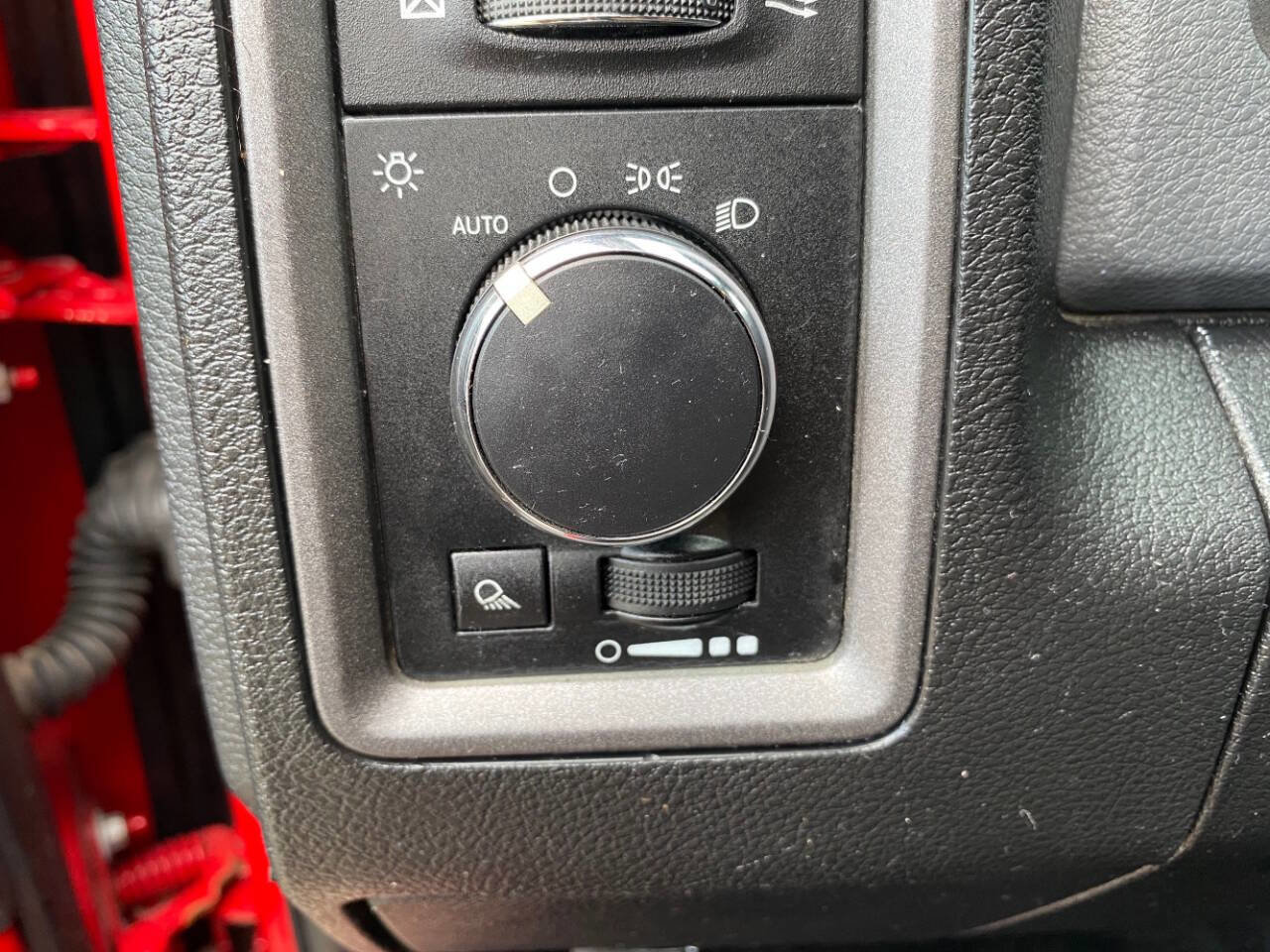 Used 2013 RAM 2500 Tradesman w/ Chrome Appearance Group image 22