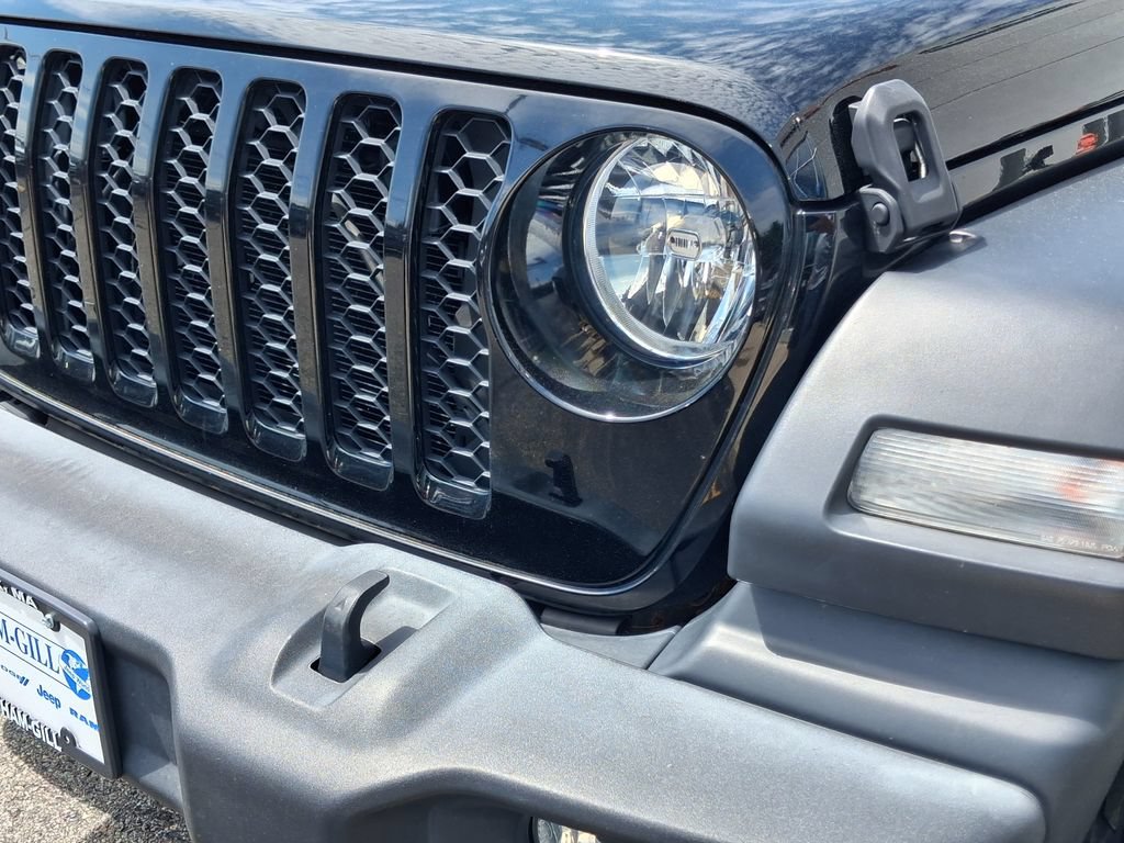 Certified 2020 Jeep Gladiator Sport w/ Trailer Tow Package AWD/4WD image 4