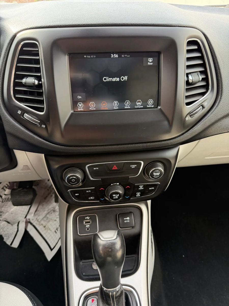 Used 2019 Jeep Compass Latitude w/ Popular Equipment Group image 4