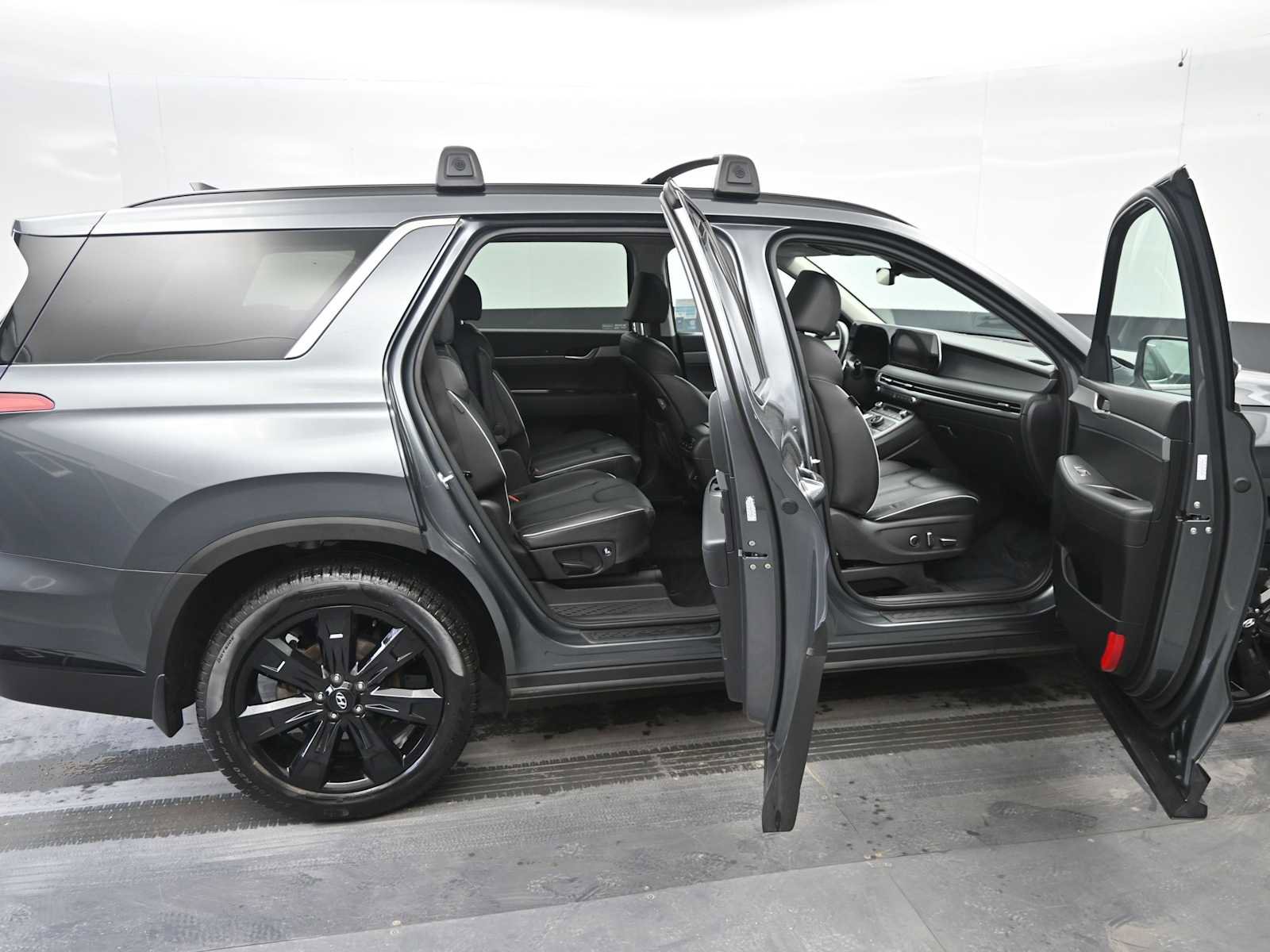 Used 2023 Hyundai Palisade XRT w/ Cargo Package image 11