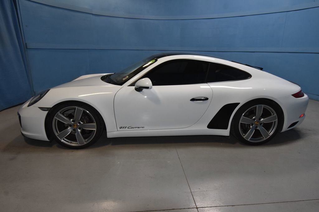 Used 2019 Porsche 911 Carrera RWD image 2