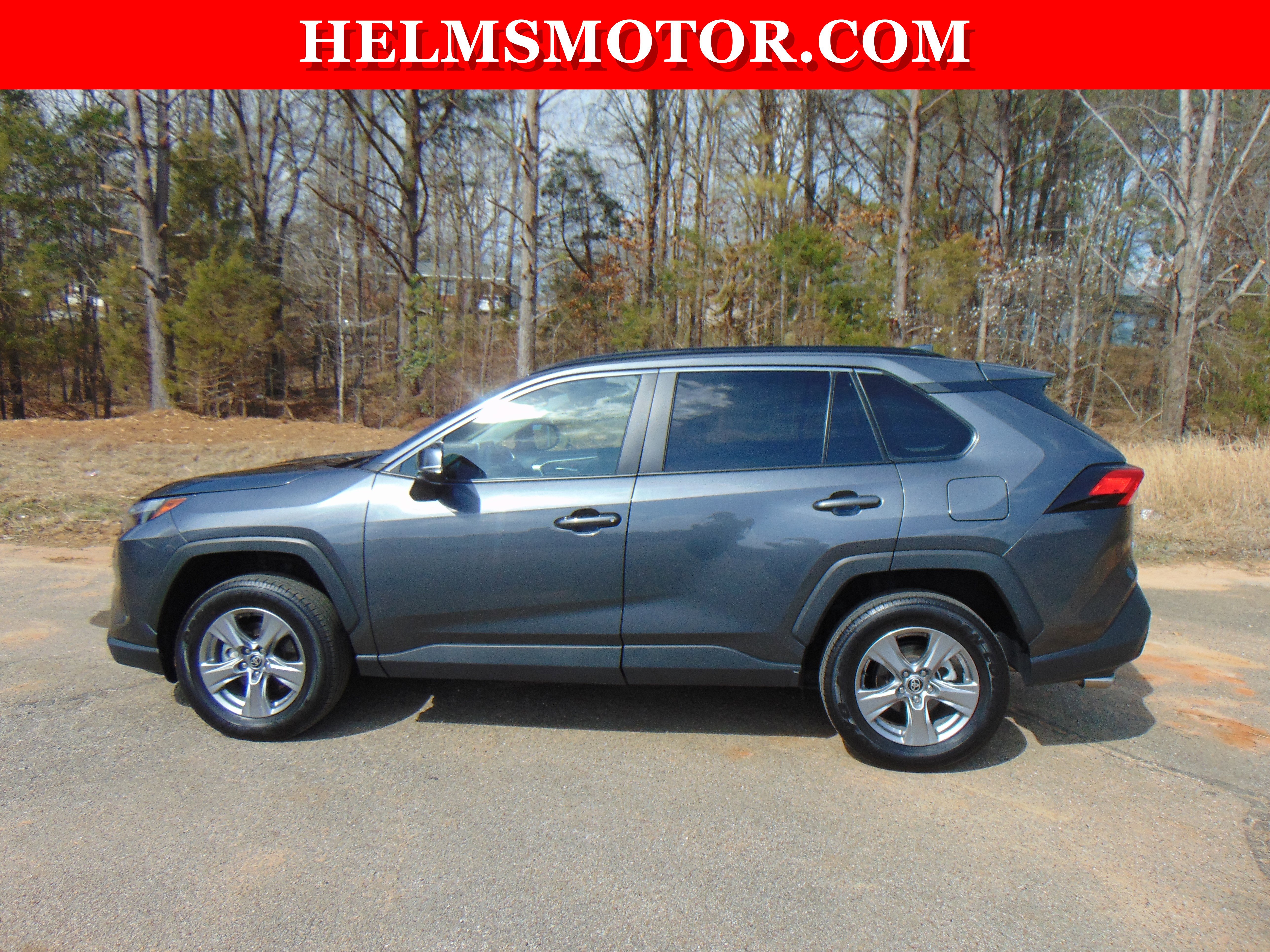 Used 2025 Toyota RAV4 XLE w/ Convenience Package image 4