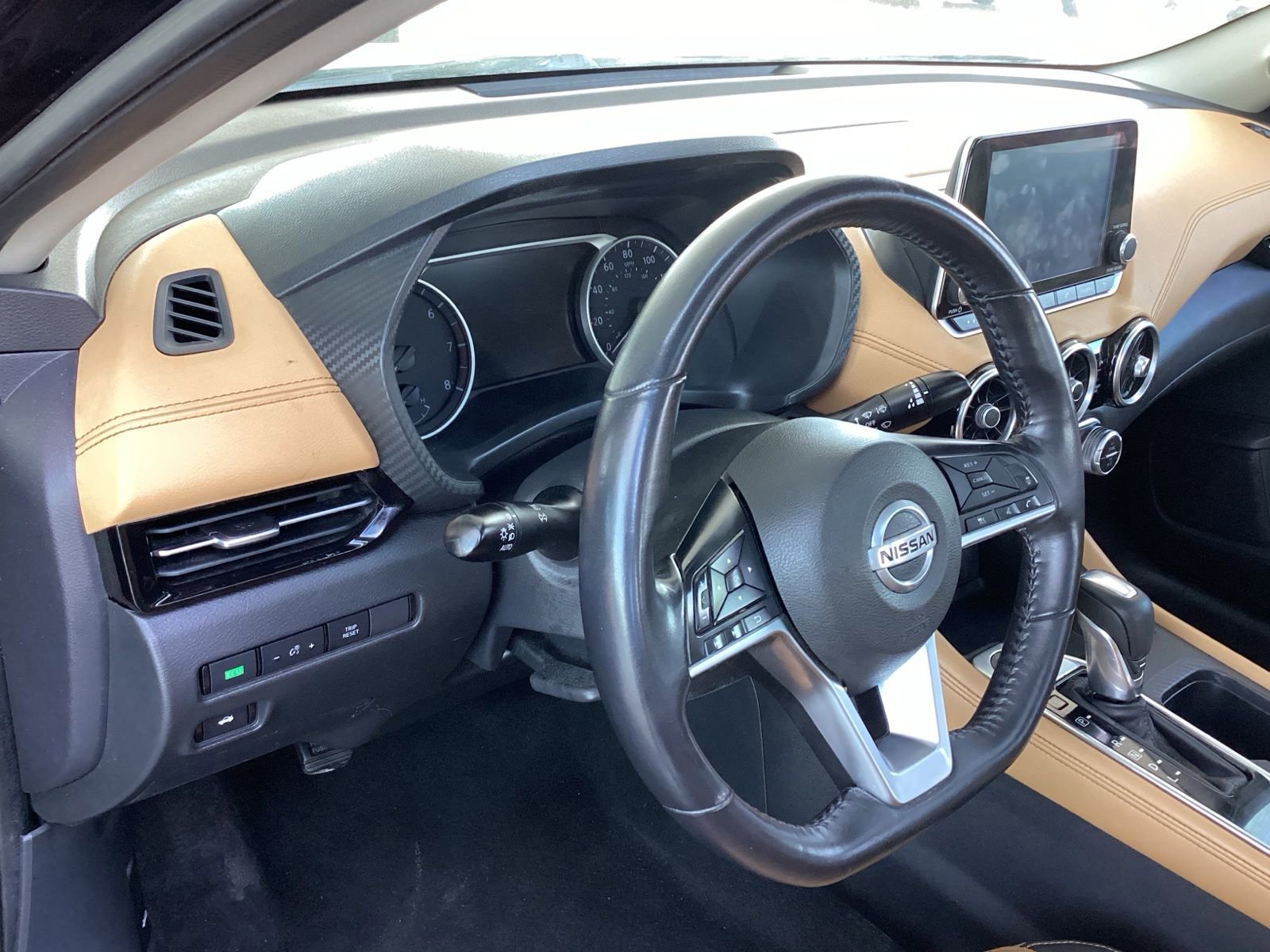 Used 2020 Nissan Sentra SV w/ SV Premium Package image 9