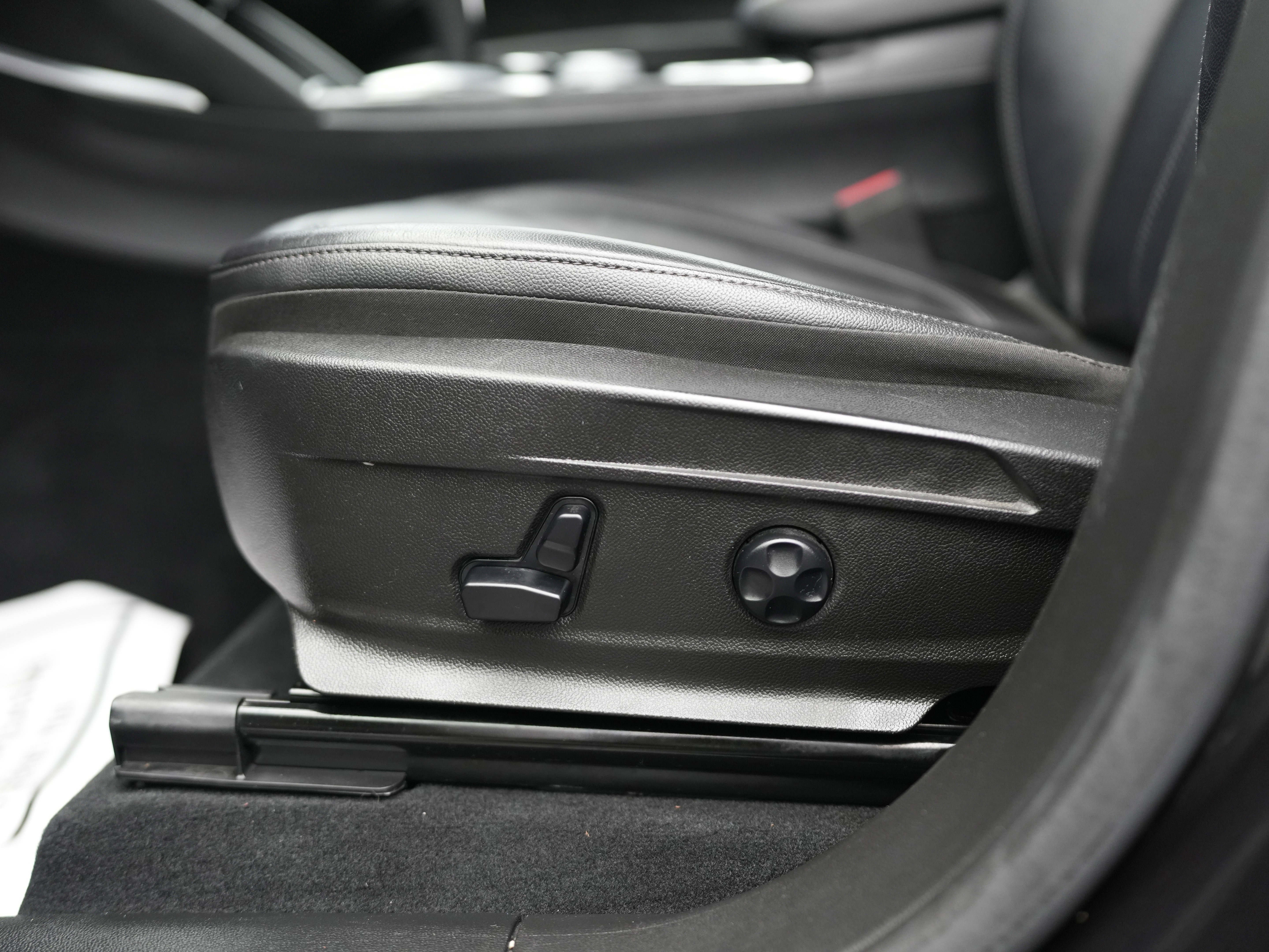 Used 2020 Alfa Romeo Stelvio Sport w/ Cold Weather Package image 29