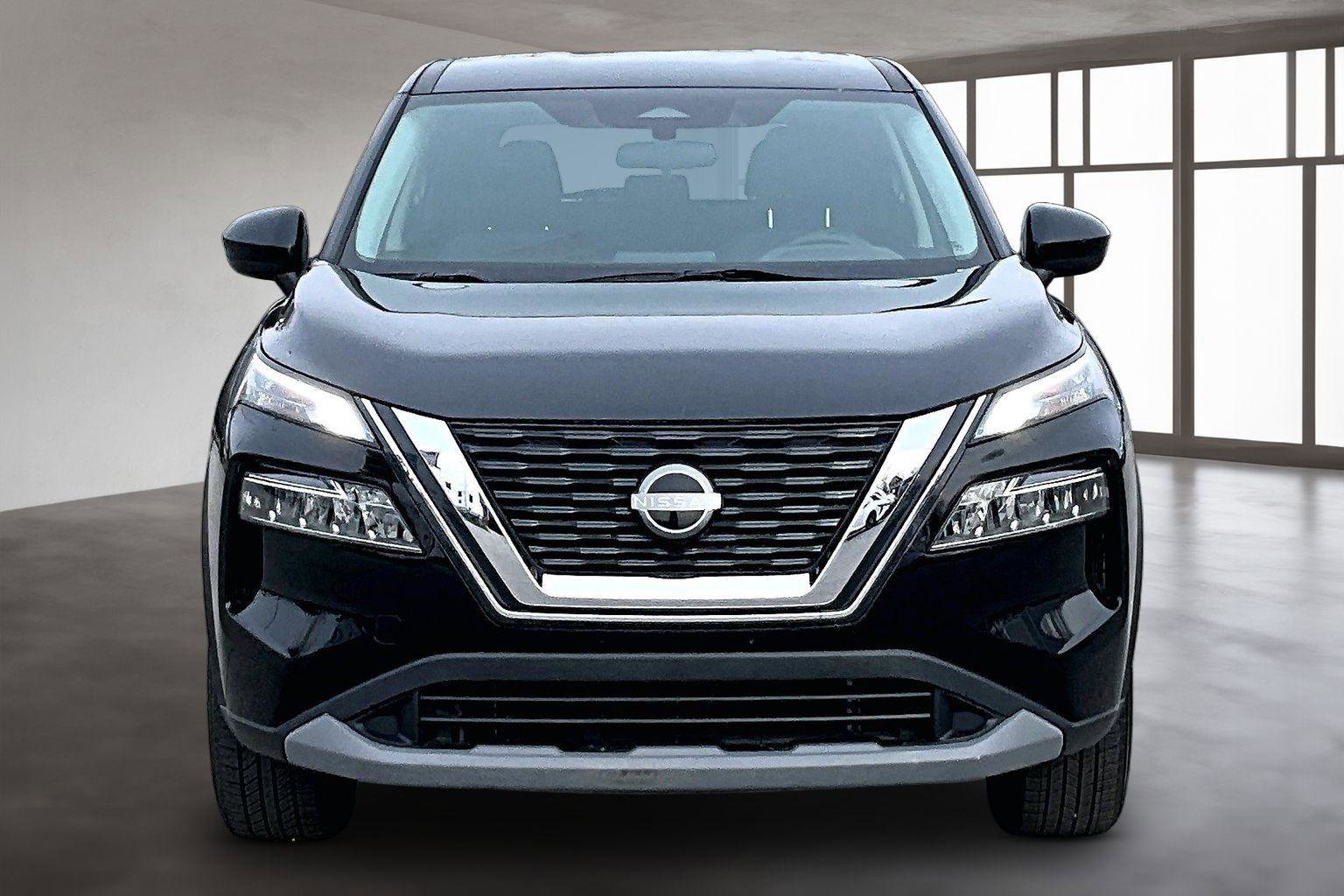 Used 2023 Nissan Rogue SV image 4