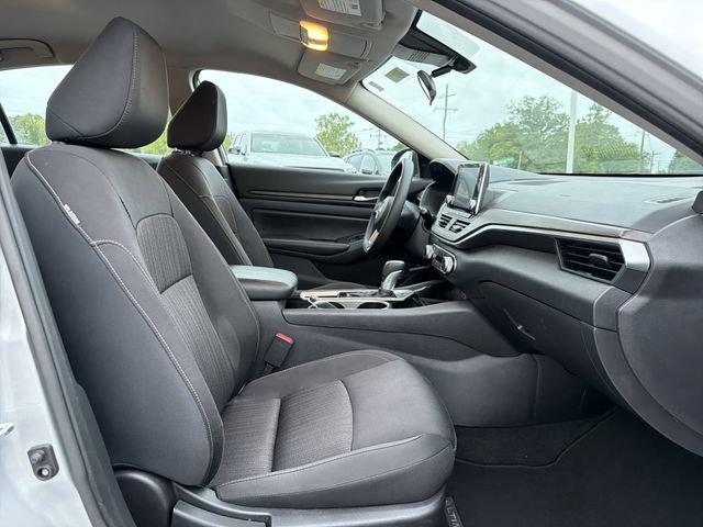 Used 2024 Nissan Altima 2.5 SV image 17