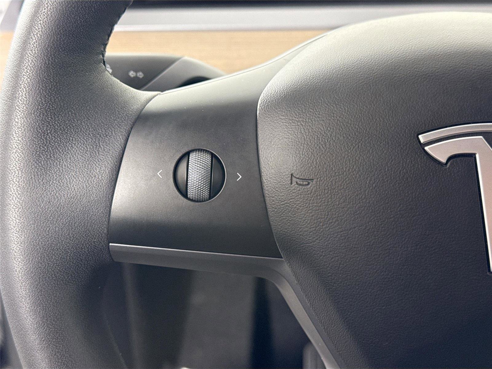 Used 2021 Tesla Model Y Long Range image 17