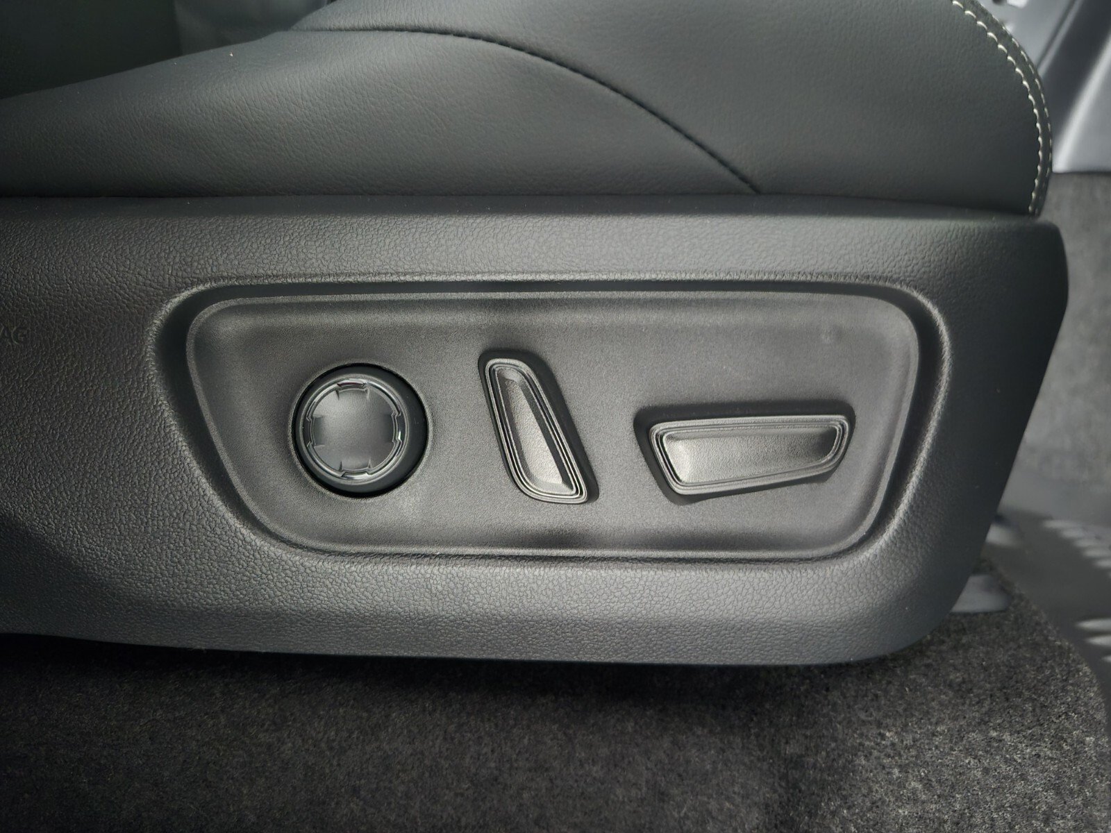 New 2026 Toyota 4Runner Limited AWD/4WD image 37