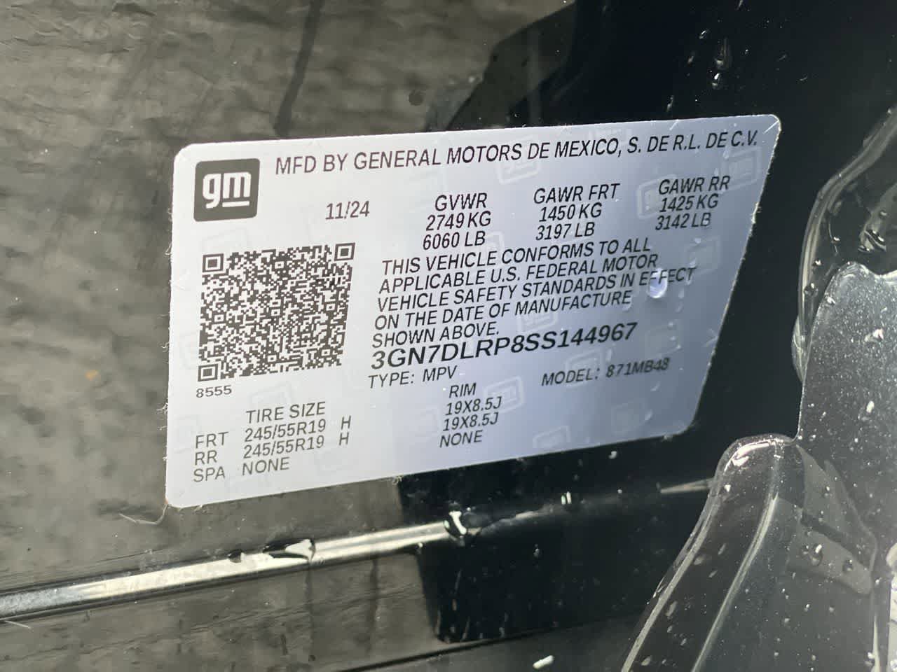 Used 2025 Chevrolet Equinox EV LT w/ Convenience Package FWD image 28