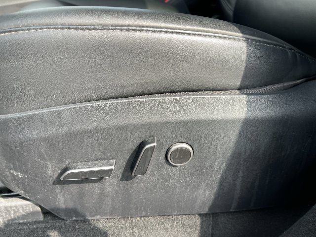 Used 2023 Tesla Model Y Long Range AWD/4WD image 17
