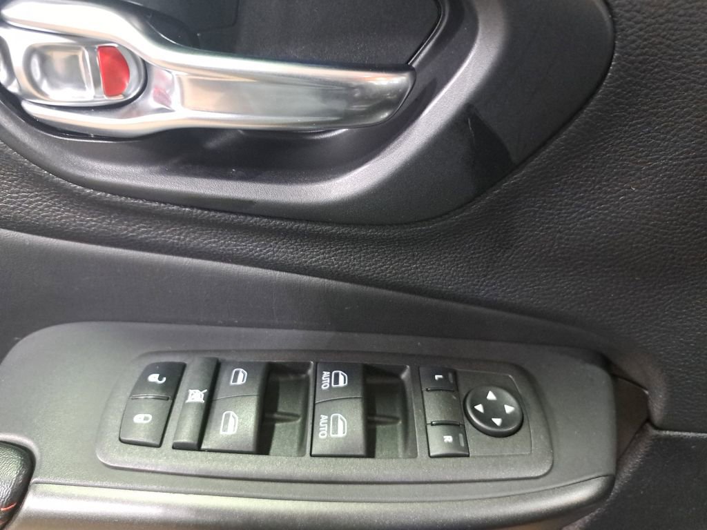 Certified 2022 Jeep Cherokee Trailhawk image 27