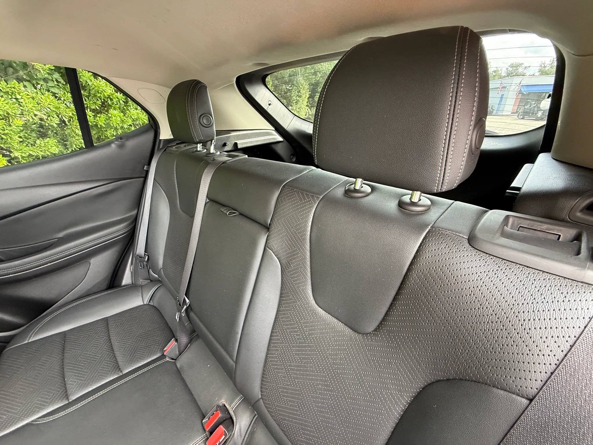 Used 2021 Buick Encore GX Essence w/ Experience Buick Package FWD image 23