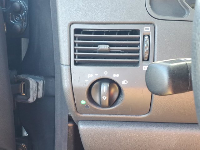 Used 2006 Chrysler Crossfire Limited RWD image 20