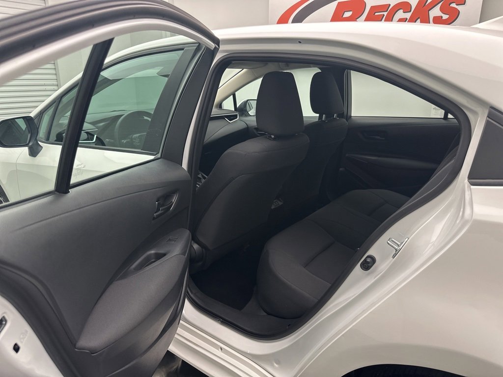 Used 2023 Toyota Corolla LE image 6