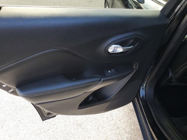 Used 2015 Jeep Cherokee Limited w/ Luxury Group image 12