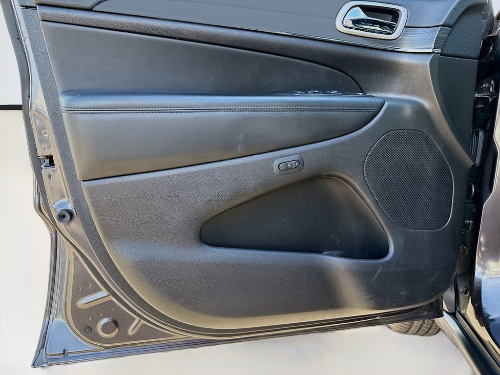 Used 2020 Jeep Grand Cherokee Limited image 21