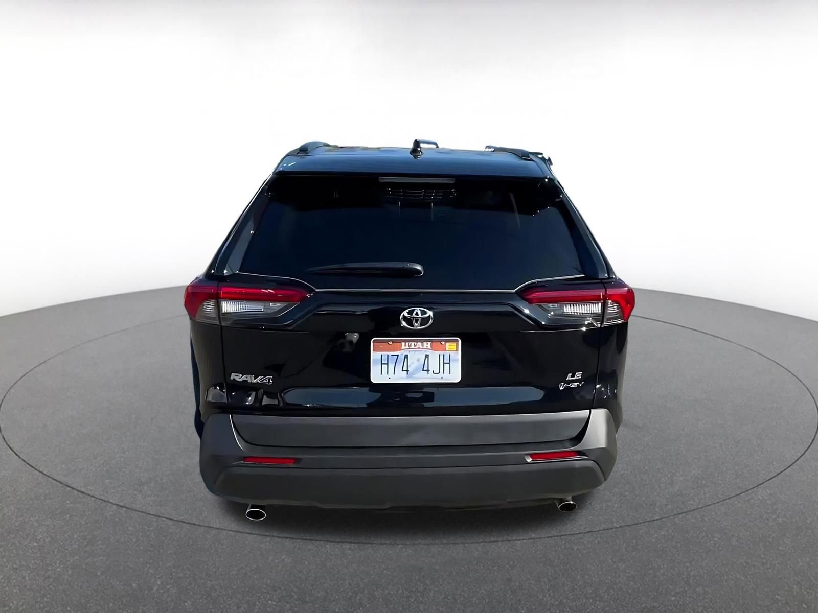 Used 2025 Toyota RAV4 LE image 12