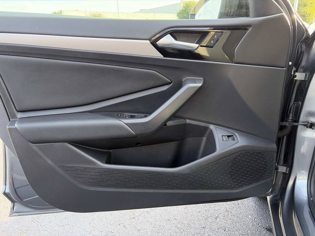 Used 2019 Volkswagen Jetta R-Line FWD image 17