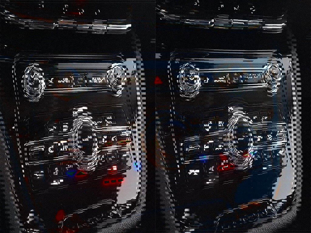 Certified 2022 Lincoln Corsair AWD w/ Equipment Group 101A image 15