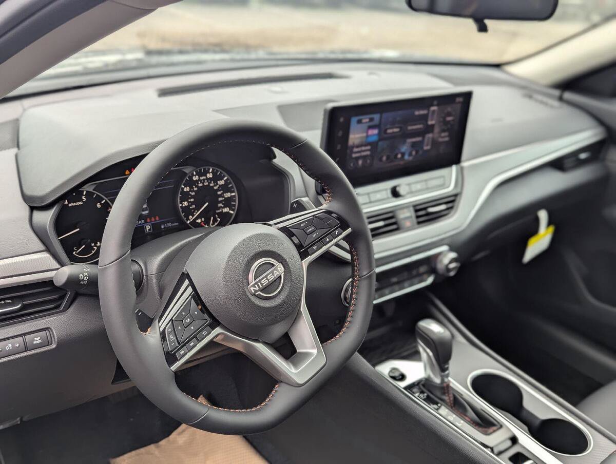 New 2026 Nissan Altima 2.5 SR w/ SR Midnight Edition Package AWD/4WD image 19